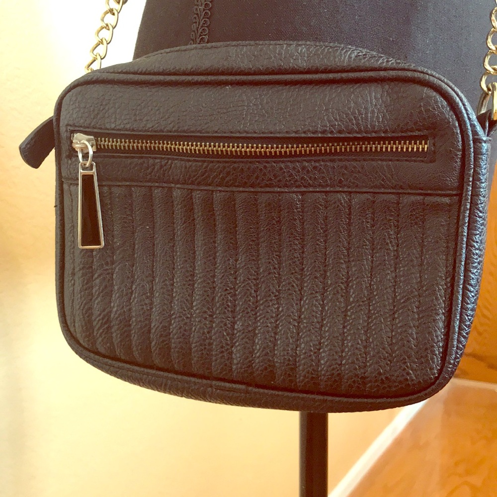 Black Adjustable Cross Body Handbag